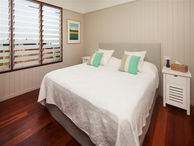 55 Hedges Avenue, Mermaid Beach QLD 4218