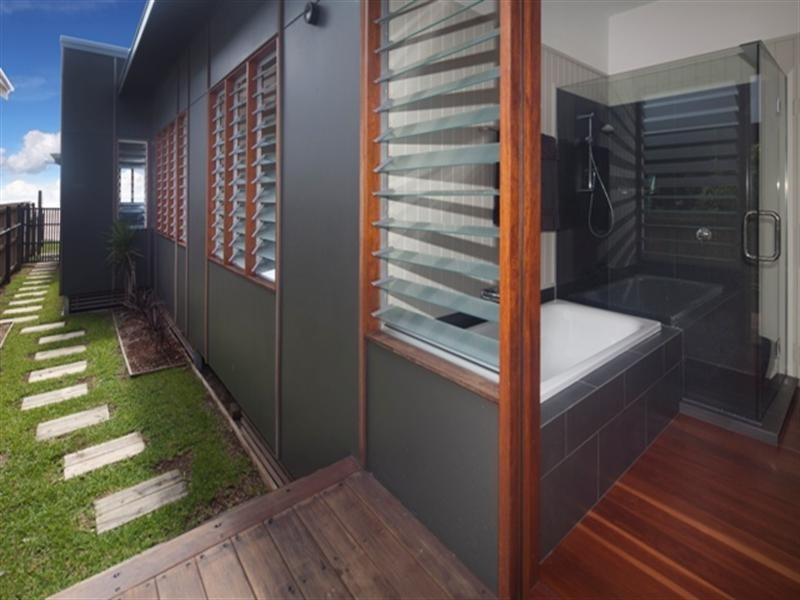 55 Hedges Avenue, Mermaid Beach QLD 4218