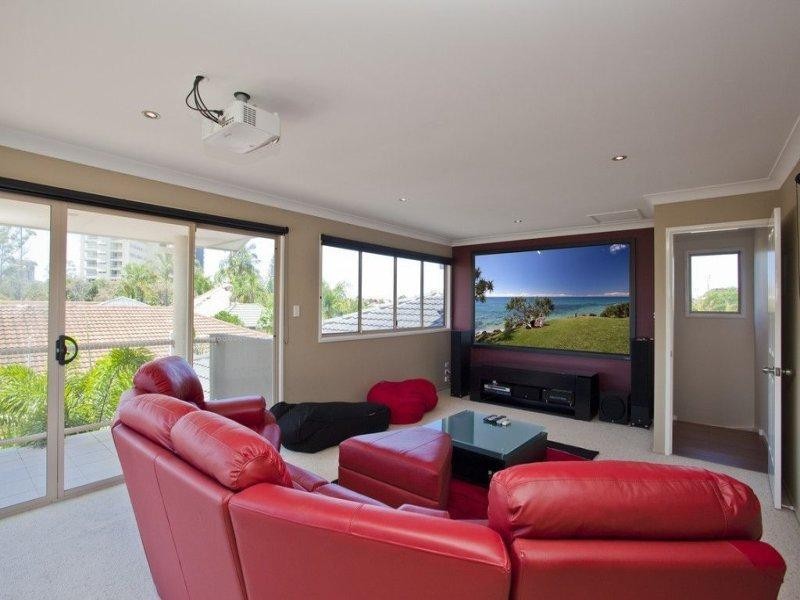 76 Hooker Boulevard, Mermaid Waters QLD 4218