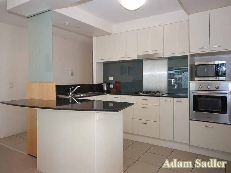 306 ‘Broadbeach on the Park’, 2685 Gold Coast Highway, Broadbeach QLD 4218