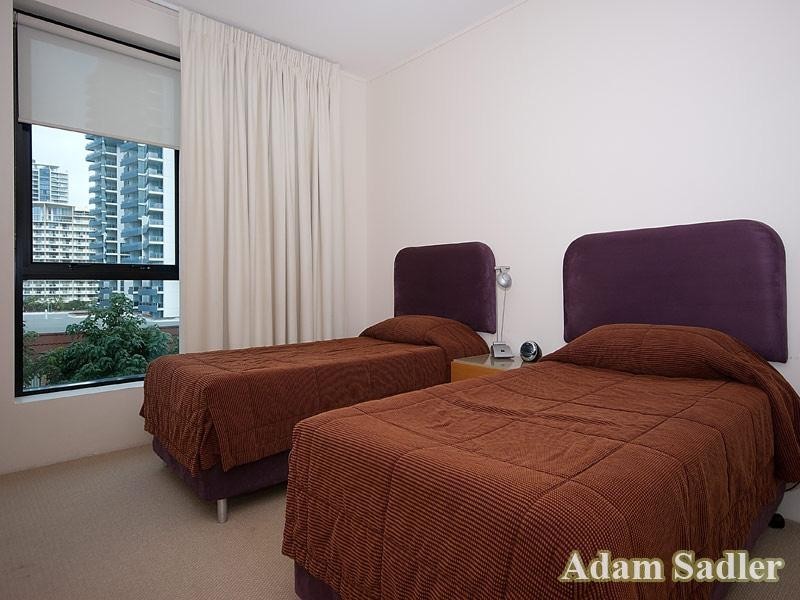 306 ‘Broadbeach on the Park’, 2685 Gold Coast Highway, Broadbeach QLD 4218