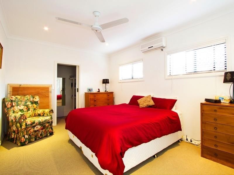 29 Cronulla Avenue, Mermaid Beach QLD 4218