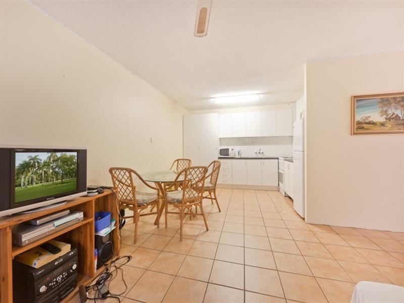 2 ‘Eva’, 26 Leonard Avenue, Surfers Paradise QLD 4217