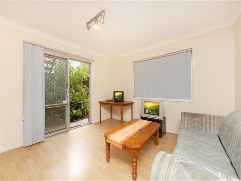 2 ‘Fern Court’, 14 Illawong Street, Chevron Island QLD 4217