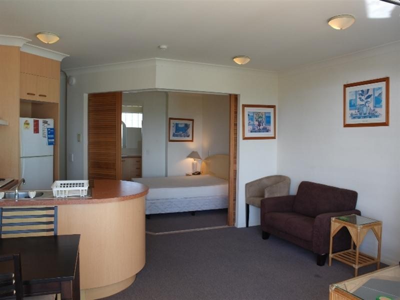 92/106 Marine Parade, Southport QLD 4215