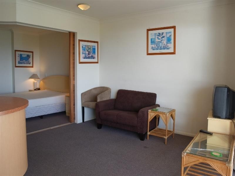 92/106 Marine Parade, Southport QLD 4215