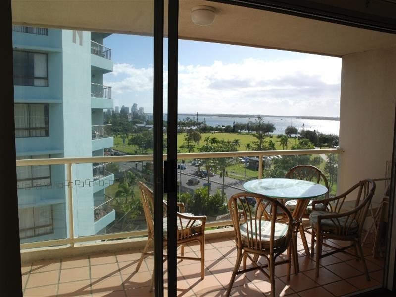 92/106 Marine Parade, Southport QLD 4215