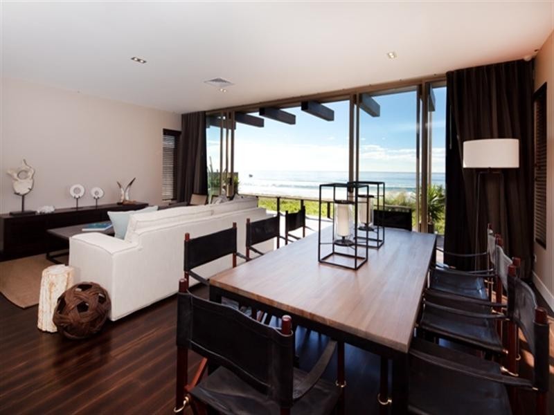 201 Hedges Avenue, Mermaid Beach QLD 4218