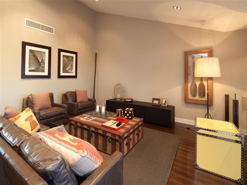 201 Hedges Avenue, Mermaid Beach QLD 4218