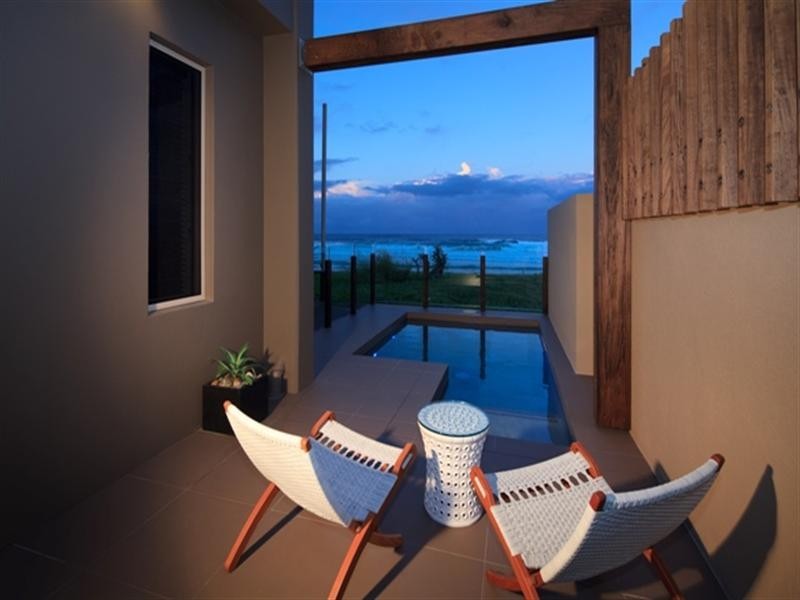 201 Hedges Avenue, Mermaid Beach QLD 4218