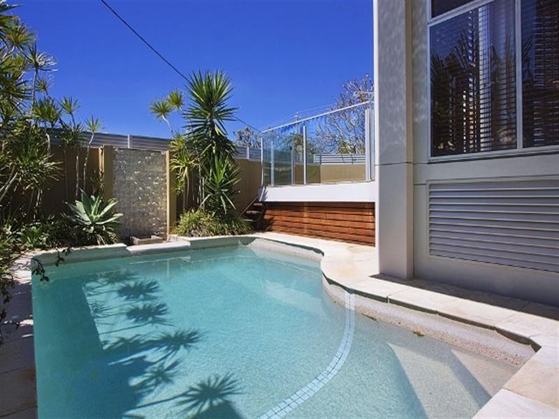 11 Wave Street, Mermaid Beach QLD 4218