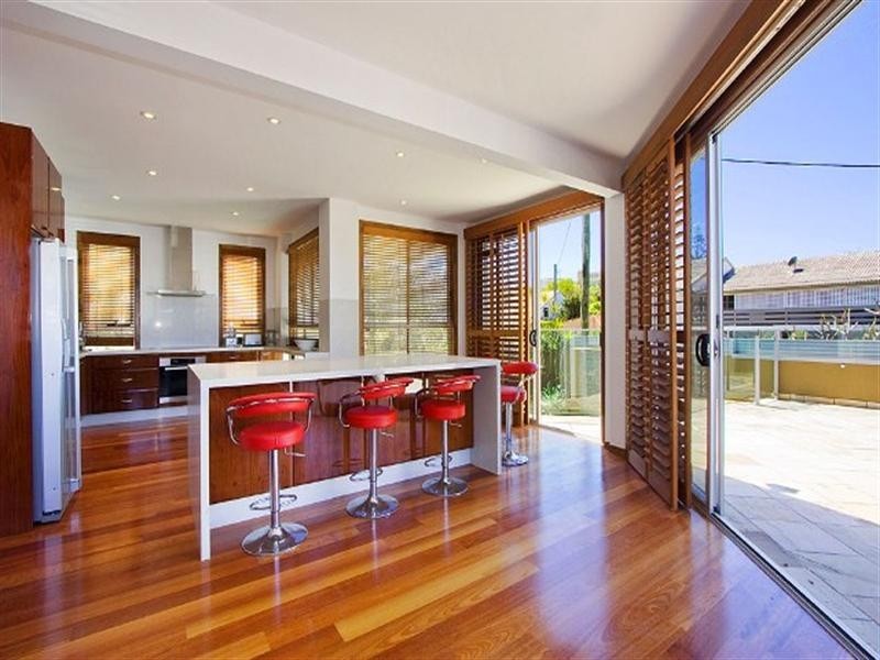 11 Wave Street, Mermaid Beach QLD 4218