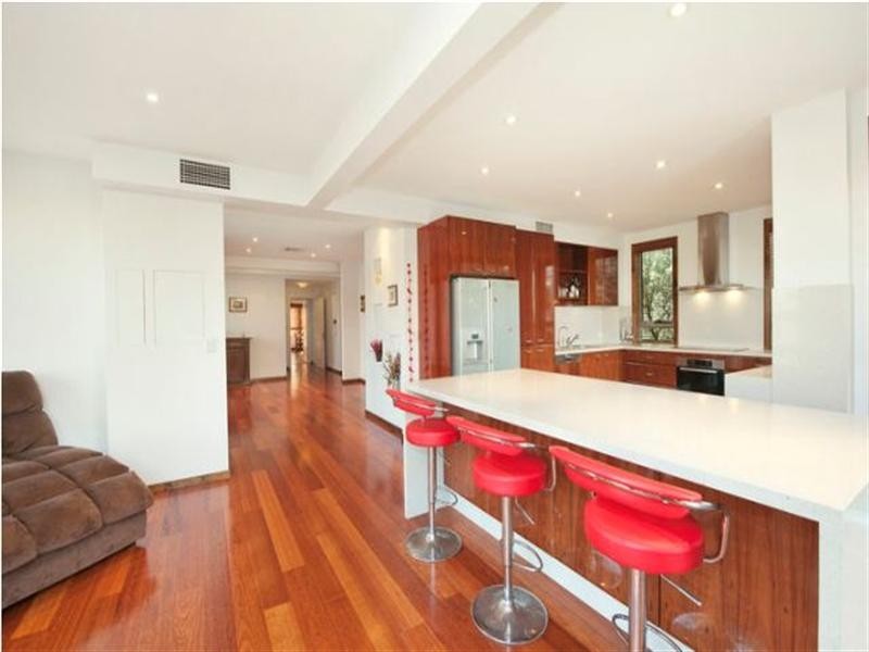 11 Wave Street, Mermaid Beach QLD 4218