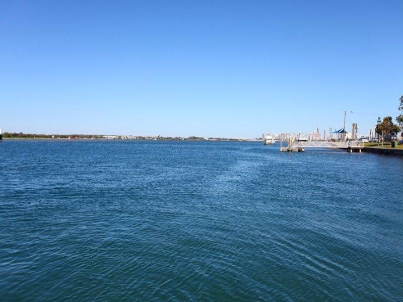 1/18 Broad Street, Labrador QLD 4215