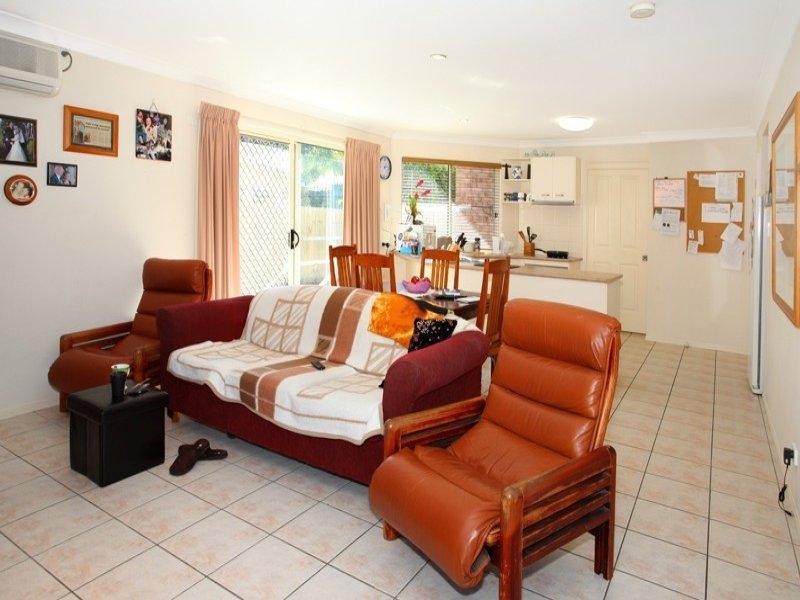 2/18 Broad Street, Labrador QLD 4215