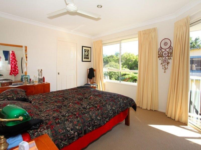 2/18 Broad Street, Labrador QLD 4215