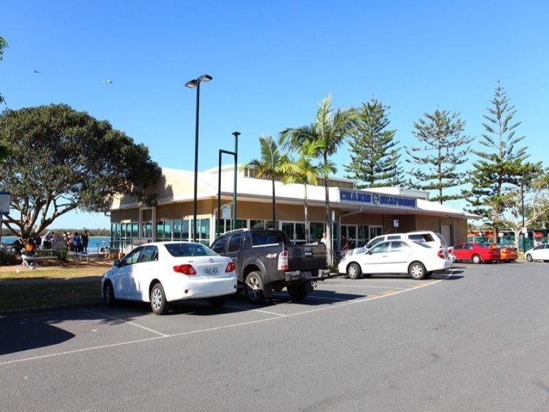 2/18 Broad Street, Labrador QLD 4215