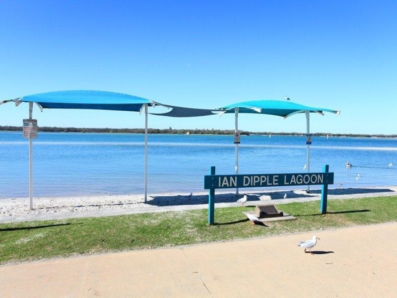 2/18 Broad Street, Labrador QLD 4215