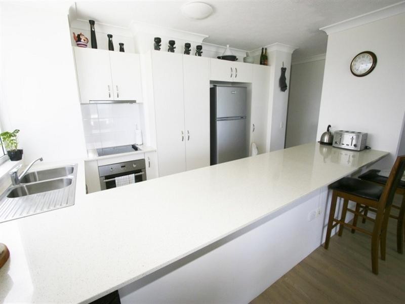 16 ‘Sanderling’ 40 Marine Parade, Miami QLD 4220