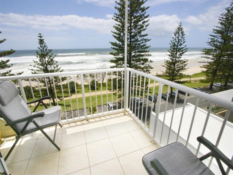 16 ‘Sanderling’ 40 Marine Parade, Miami QLD 4220