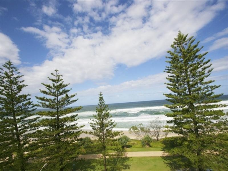 16 ‘Sanderling’ 40 Marine Parade, Miami QLD 4220