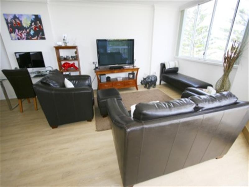 16 ‘Sanderling’ 40 Marine Parade, Miami QLD 4220