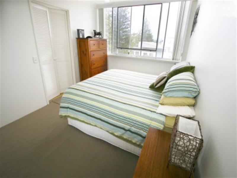 16 ‘Sanderling’ 40 Marine Parade, Miami QLD 4220