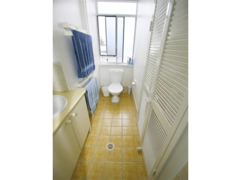 16 ‘Sanderling’ 40 Marine Parade, Miami QLD 4220