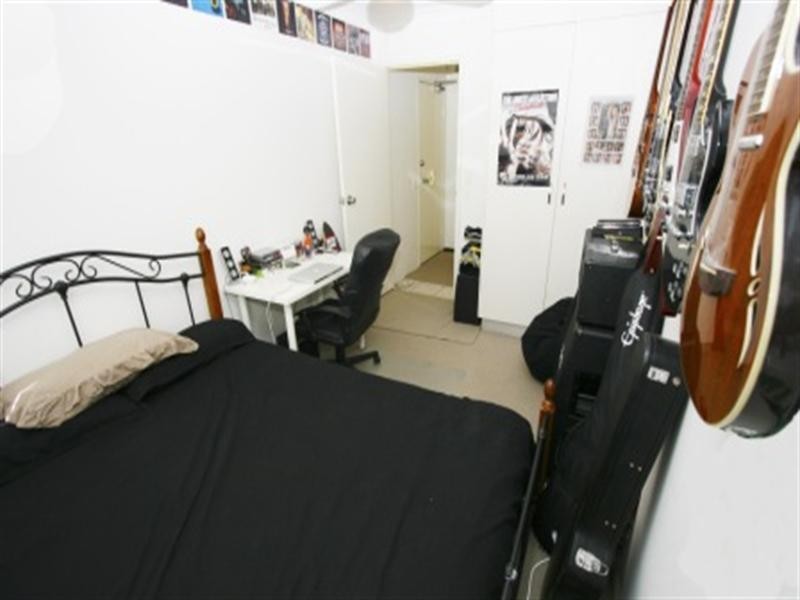 16 ‘Sanderling’ 40 Marine Parade, Miami QLD 4220