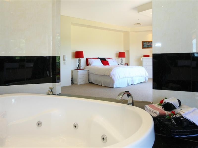 27 Lakelands Drive, Merrimac QLD 4226