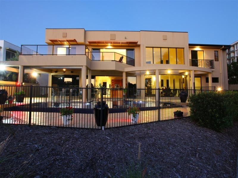 27 Lakelands Drive, Merrimac QLD 4226