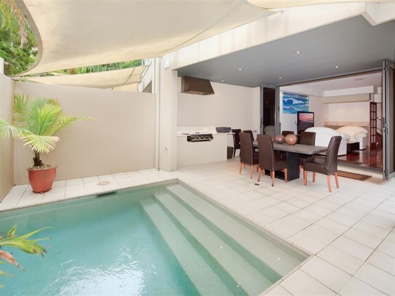 28A Armrick Avenue, Broadbeach QLD 4218