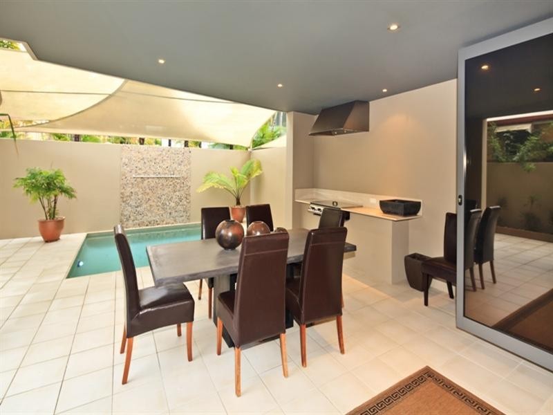 28A Armrick Avenue, Broadbeach QLD 4218