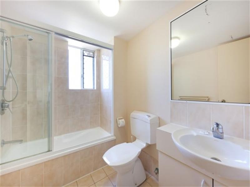 9 Markham Court, 36 Australia Avenue, Broadbeach QLD 4218