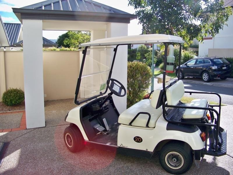 185 ‘The Glades’ Easthill Drive, Robina QLD 4226