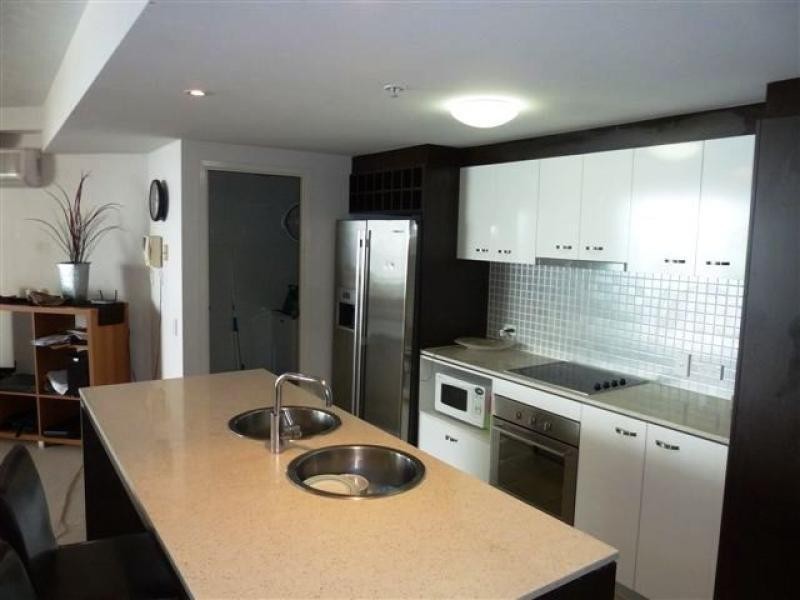 907/18 Fern Street, Surfers Paradise QLD 4217