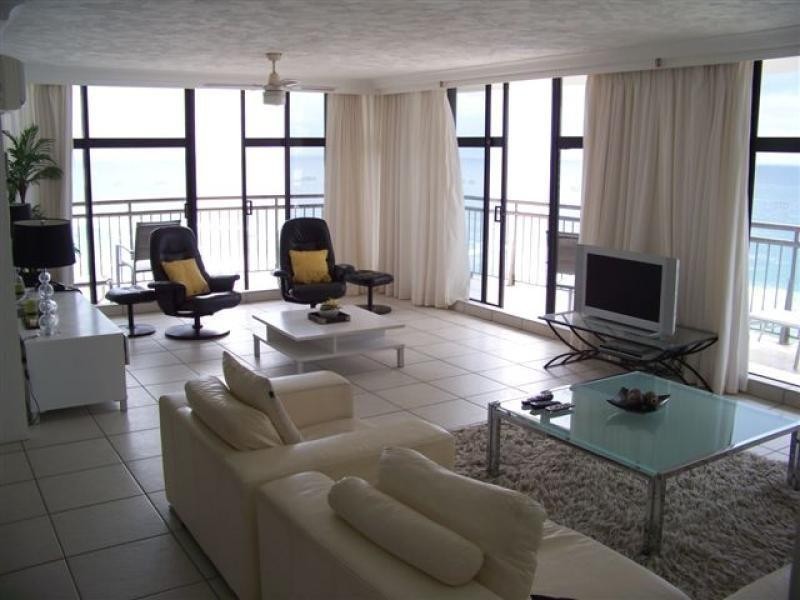 16A ‘Surfers Aquarius’ 4 Old Burleigh Road, Surfers Paradise QLD 4217