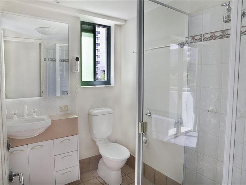 2a ‘Emerald Sands’ 2 Fern Street, Surfers Paradise QLD 4217