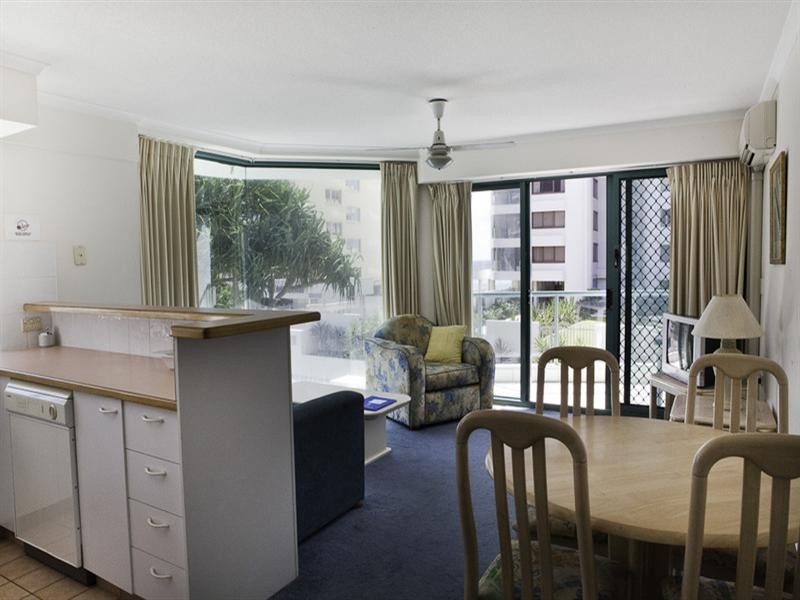 2a ‘Emerald Sands’ 2 Fern Street, Surfers Paradise QLD 4217