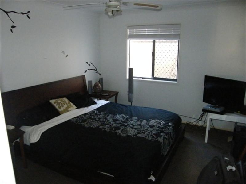 2/39 Mountain View Avenue, Miami QLD 4220