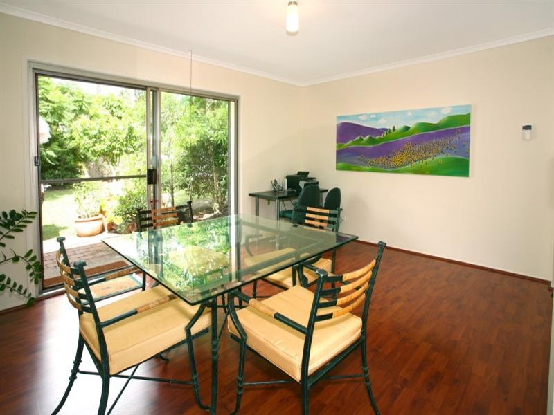 6 Wanderer Avenue, Mermaid Waters QLD 4218