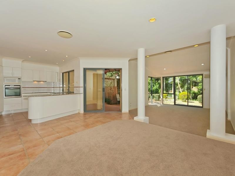 Villa 3 ‘Bradford South’ 125 Santa Cruz Boulevard, Clear Island Waters QLD 4226