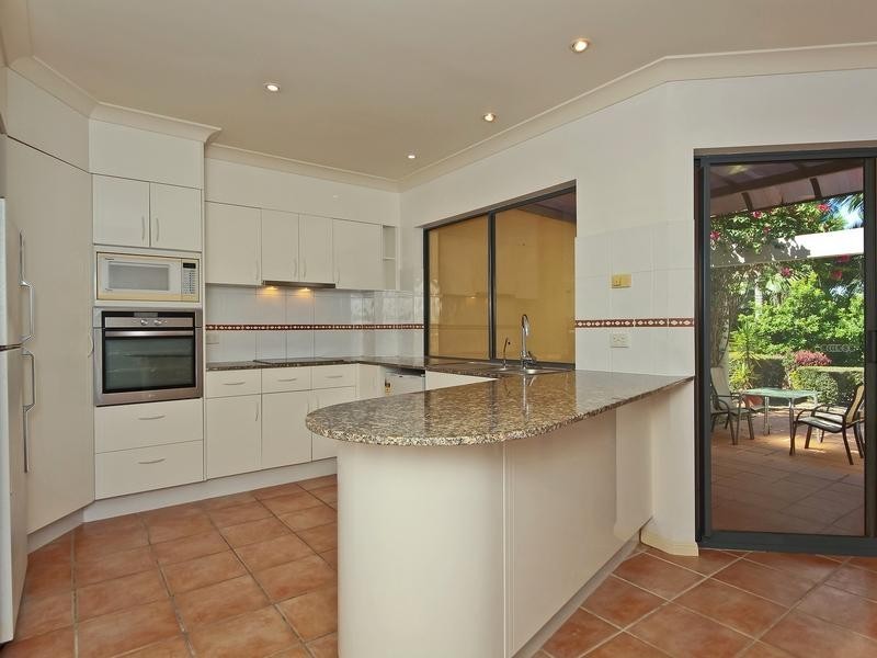 Villa 3 ‘Bradford South’ 125 Santa Cruz Boulevard, Clear Island Waters QLD 4226