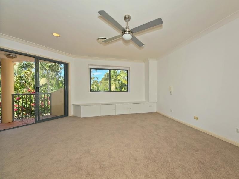 Villa 3 ‘Bradford South’ 125 Santa Cruz Boulevard, Clear Island Waters QLD 4226