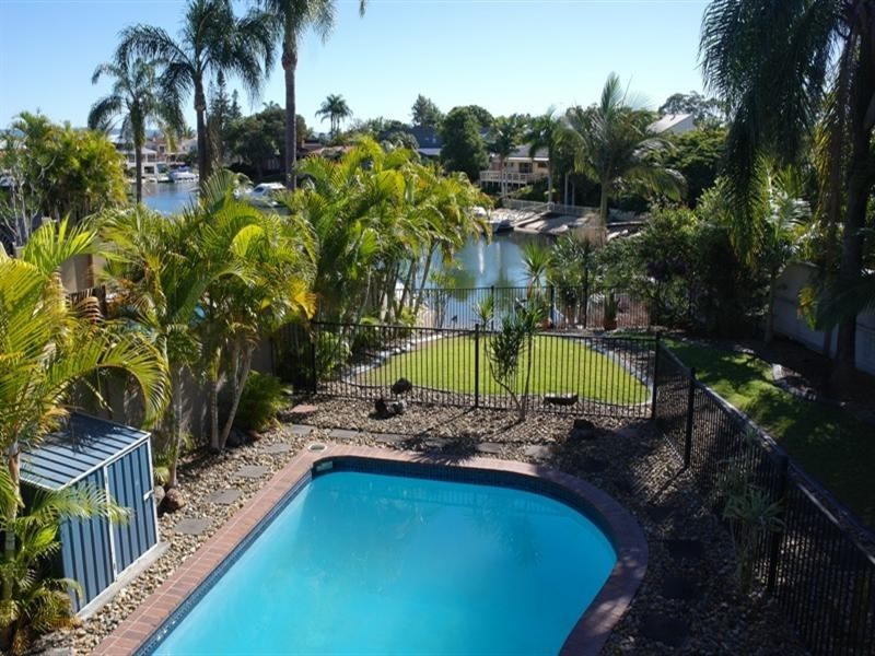 14 Bermuda Street, Broadbeach Waters QLD 4218