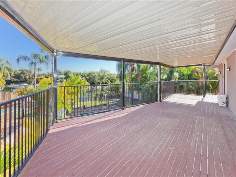 14 Bermuda Street, Broadbeach Waters QLD 4218