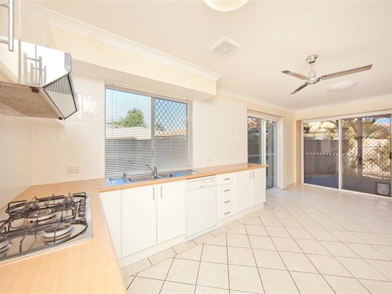 14 Bermuda Street, Broadbeach Waters QLD 4218