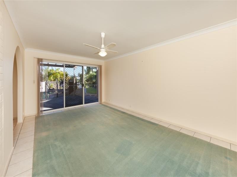 14 Bermuda Street, Broadbeach Waters QLD 4218