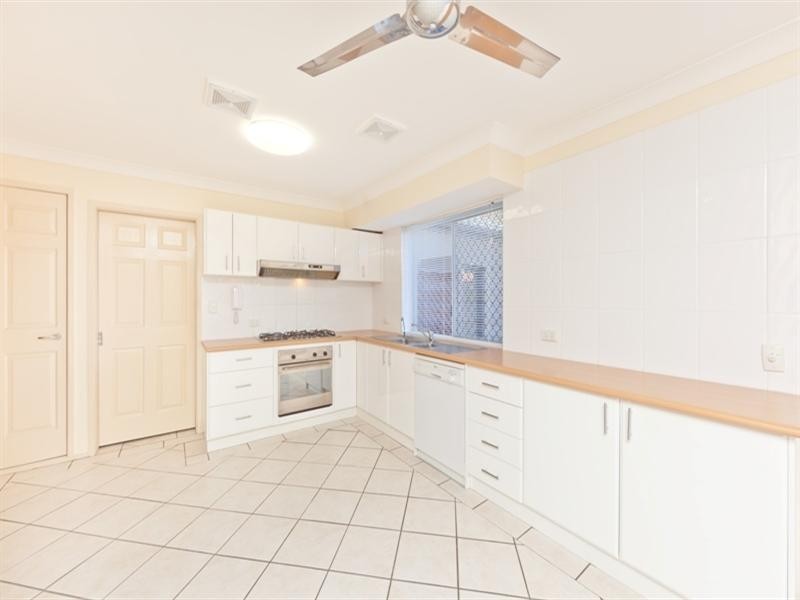 14 Bermuda Street, Broadbeach Waters QLD 4218