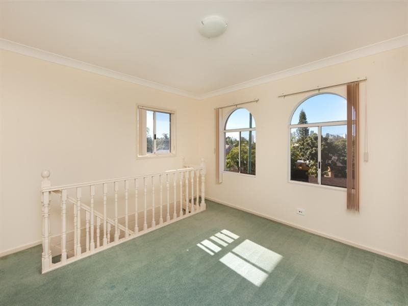 14 Bermuda Street, Broadbeach Waters QLD 4218